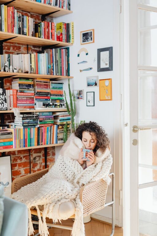 How to Create a Cozy Reading Nook in Your Home